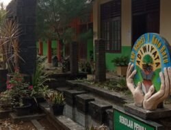 SMPN 1 Koto Baru Gotong Royong Bersama Dalam Memeriahkan HUT RI Ke-76