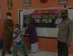 Gerai Vaksin TNI-Polri Laksanakan Giat Vaksinasi Di SMAN 1 Palembayan