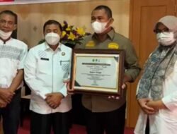 Bupati Bungo Raih Pengharga’an,Dari Kemnaker RI, Atas Komitmen Pencegahan Dan Penghapusan Pekerja Anak.