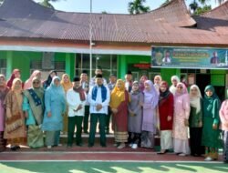 Keluarga Besar SMKN 1 Ampek Nagari Peringati Hari Pendidikan Nasional Dengan Penuh Khidmat
