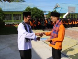 SMKN 2 Lubuk Basung Peringati Hardiknas Dengan Mengunakan Pakaian Khas Daerah
