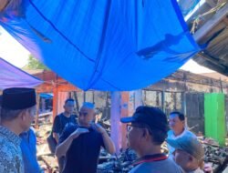 Tinjau Lokasi Kebakaran di Pasar Atas, Dedy Putra Siap Tata Kembali Pasar Atas