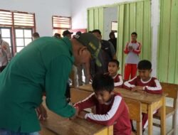 Tinjau SD dan SMP Memprihatinkan Desa Simpang Narso, Bupati Sarolangun Hurmin : Ini Perhatian Serius, Sekolah Siapkan Data Lengkap