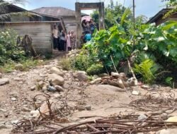 Bupati Sarolangun Tinjau Jembatan Putus Pasca Banjir