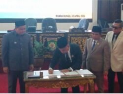 DPRD Bungo Sampaikan Rekomendasi atas LKPJ Bupati dalam Rapat Paripurna