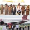 GUBERNUR JAMBI DAN Bupati Bungo SAMBUT PENERBANGAN PERDANA BATIK AIR DI MUARA BUNGO