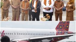 GUBERNUR JAMBI DAN Bupati Bungo SAMBUT PENERBANGAN PERDANA BATIK AIR DI MUARA BUNGO