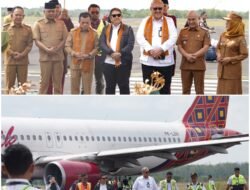 GUBERNUR JAMBI DAN Bupati Bungo SAMBUT PENERBANGAN PERDANA BATIK AIR DI MUARA BUNGO
